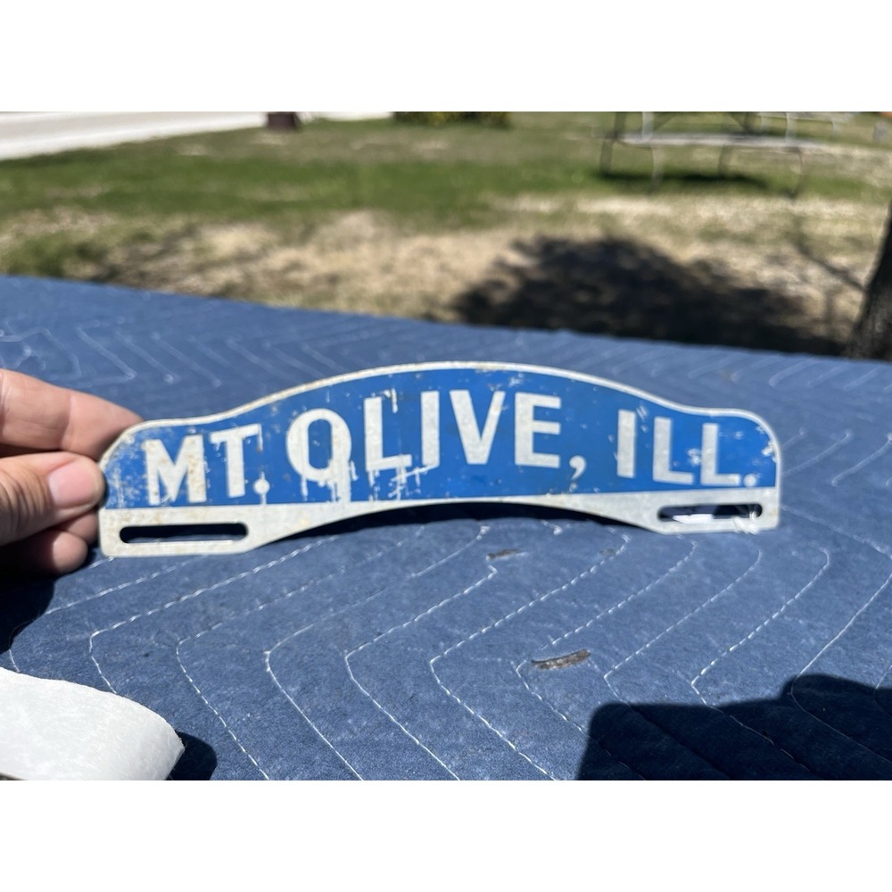 Vintage License Plate Topper -  Mount Olive - Illinois
